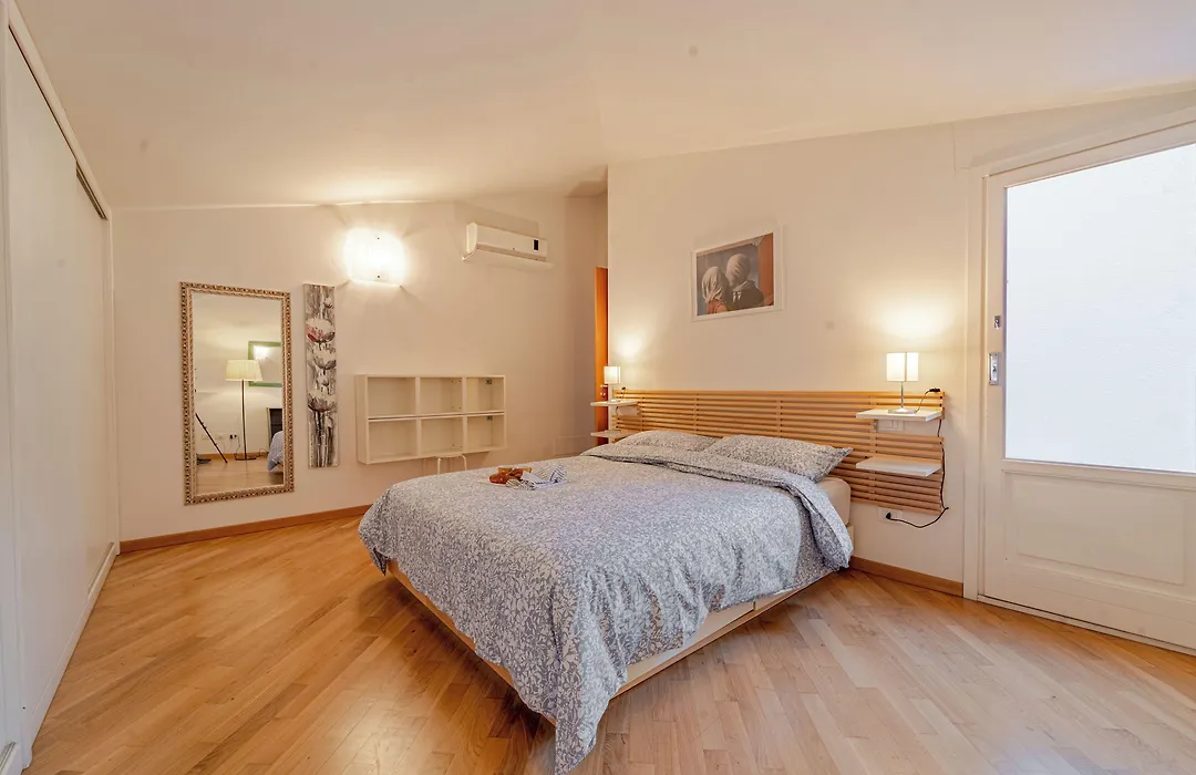 Mosse Bridge Apartment By Mamo Florence-1